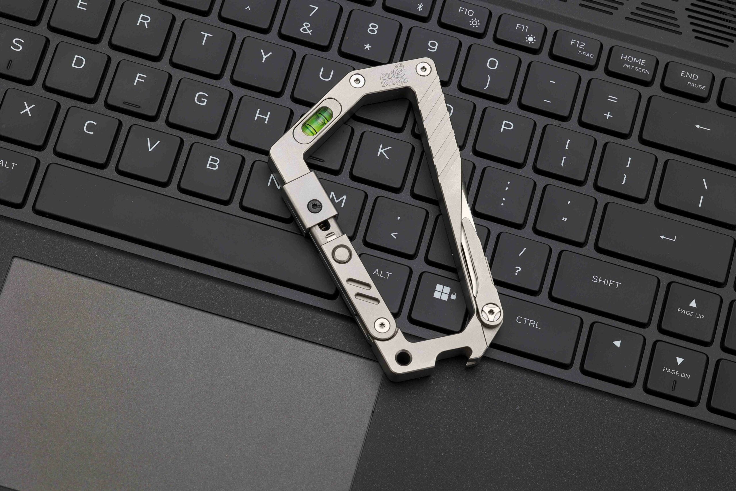 GH Carabiner